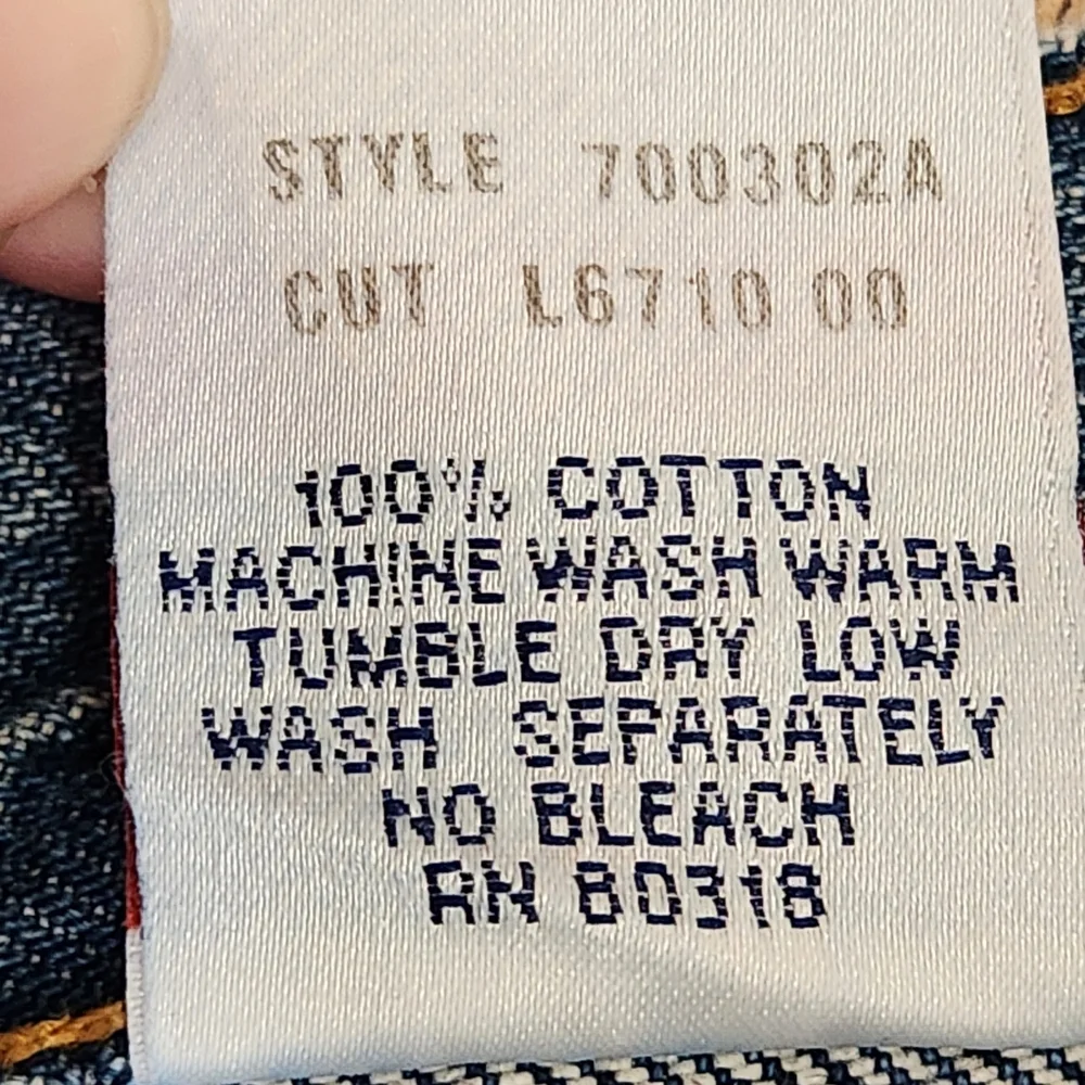 Vintage Lucky Brand Dungarees Jeans USA Made Size 32 Tight Fit Zipper Fly 90s
